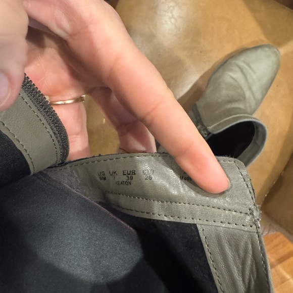 Naturalizer Women’s 9 Gray Ankle Boots with a Modern Minimalist Design - Picture 9 of 9